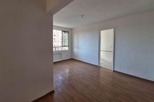 Sala de apartamento à venda com 2 quartos, 60m² em São Lourenço, Niterói