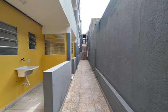 Quintal de kitnet/studio para alugar com 1 quarto, 24m² em Vila Moraes, São Paulo