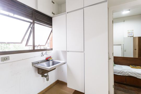 Área de Serviço de apartamento para alugar com 2 quartos, 165m² em Itaim Bibi, São Paulo