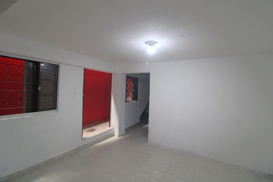 Sala de casa para alugar com 1 quarto, 80m² em Jardim Santa Francisca Cabrini, São Paulo