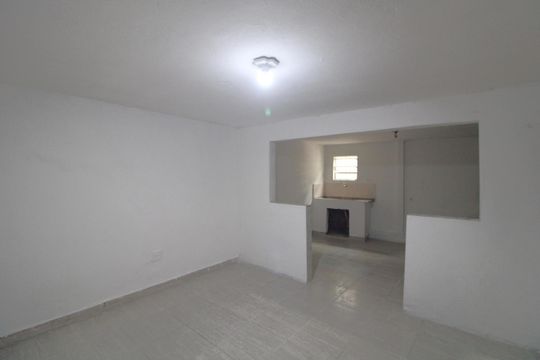 Casa para alugar com 1 quarto, 80m² em Jardim Santa Francisca Cabrini, São Paulo