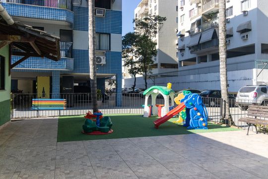 Apartamento à venda com 2 quartos, 68m² em Vila Valqueire, Rio de Janeiro
