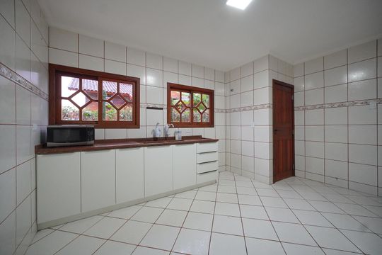 Cozinha de casa de condomínio para alugar com 3 quartos, 200m² em Cachoeira do Bom Jesus, Florianópolis