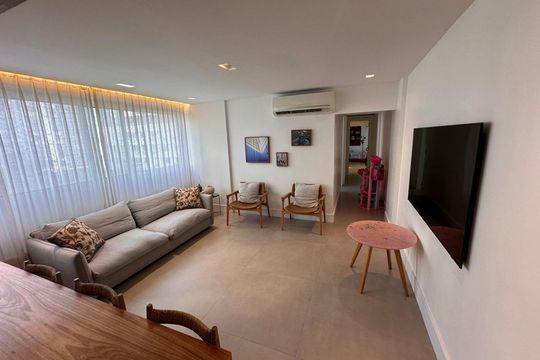 Sala de apartamento à venda com 2 quartos, 93m² em Leblon, Rio de Janeiro