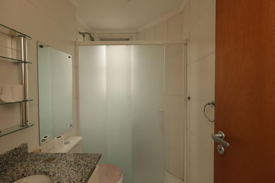 Banheiro da Suíte de apartamento para alugar com 3 quartos, 110m² em Vila Mariana, São Paulo