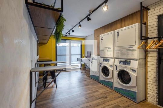 Lavanderia de kitnet/studio para alugar com 1 quarto, 41m² em Pinheiros, São Paulo