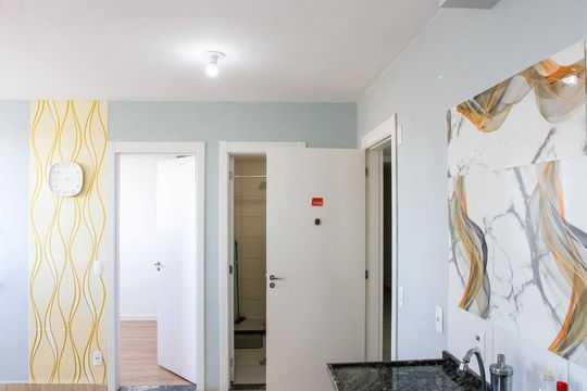Cozinha de apartamento para alugar com 2 quartos, 34m² em Jardim Miriam, São Paulo