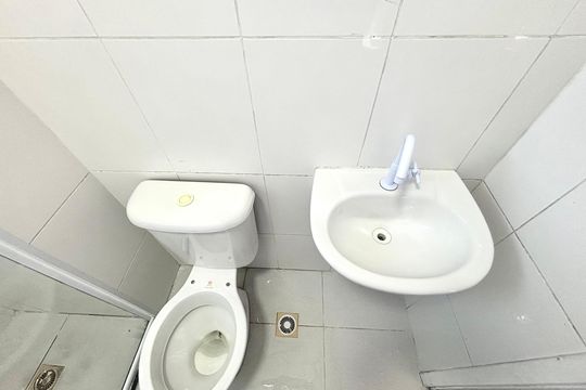 Banheiro de apartamento para alugar com 2 quartos, 52m² em Cidade Kemel, Ferraz de Vasconcelos