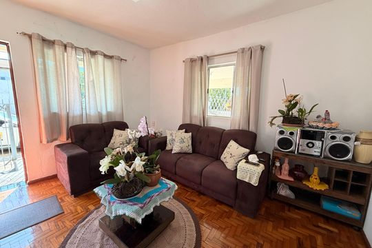 Casa à venda com 8 quartos, 300m² em Jardim Estadio, Jundiaí