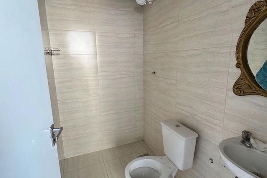Banheiro de serviço de casa para alugar com 4 quartos, 140m² em Tubalina, Uberlândia