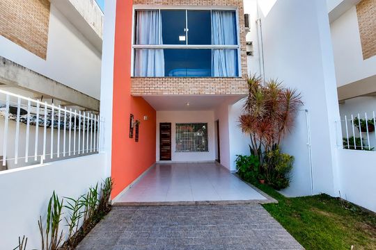 Fachada de casa para alugar com 3 quartos, 127m² em Rio Tavares, Florianópolis