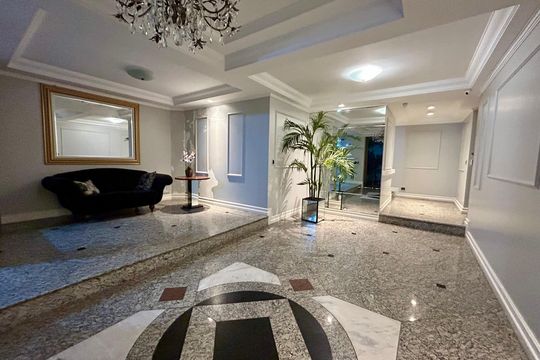 Hall de entrada de apartamento para alugar com 4 quartos, 207m² em Centro, Florianópolis