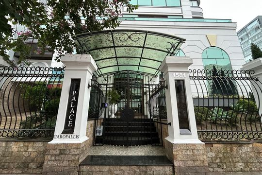 Fachada de apartamento para alugar com 4 quartos, 207m² em Centro, Florianópolis