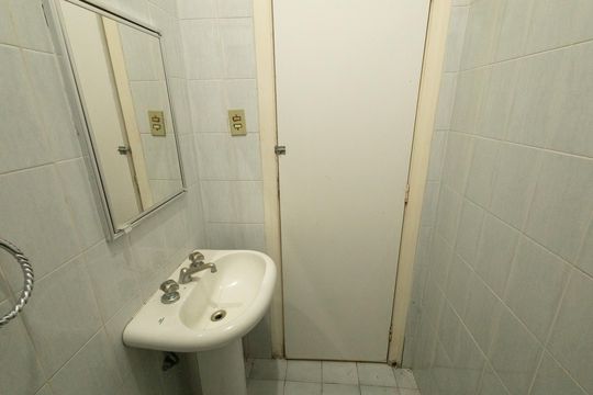 Lavabo de casa para alugar com 3 quartos, 525m² em Centro, Jacareí