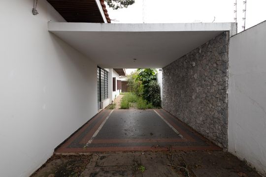 Garagem de casa para alugar com 3 quartos, 525m² em Centro, Jacareí