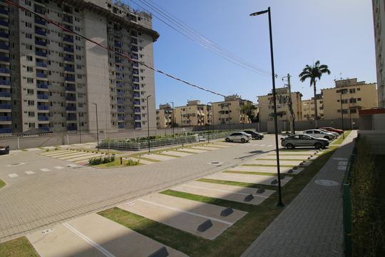 Área comum - Estacionamento de apartamento para alugar com 2 quartos, 38m² em Irajá, Rio de Janeiro
