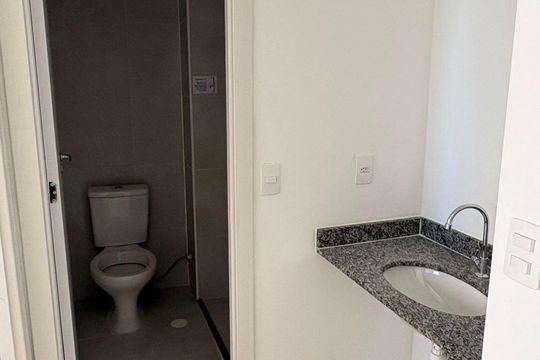 Banheiro de apartamento à venda com 2 quartos, 35m² em Jaguaré, São Paulo