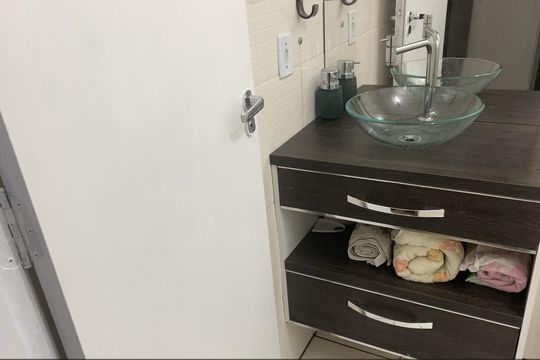 Banheiro de apartamento à venda com 3 quartos, 53m² em Vila Florida, Guarulhos