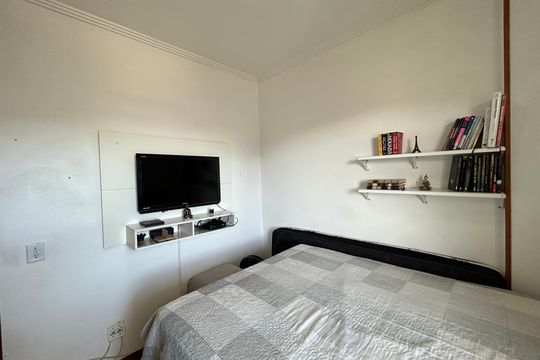 Quarto 1 de apartamento à venda com 2 quartos, 74m² em Vila Valqueire, Rio de Janeiro