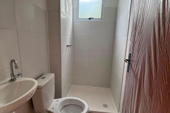 Banheiro de apartamento para alugar com 2 quartos, 47m² em Jardim Paraíso, Nova Iguaçu