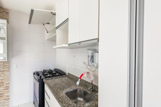 Cozinha  de apartamento à venda com 2 quartos, 54m² em Chácara Cruzeiro do Sul, São Paulo