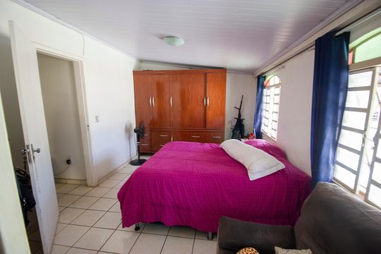 Casa à venda com 5 quartos, 300m² em Conjunto M, Brasília