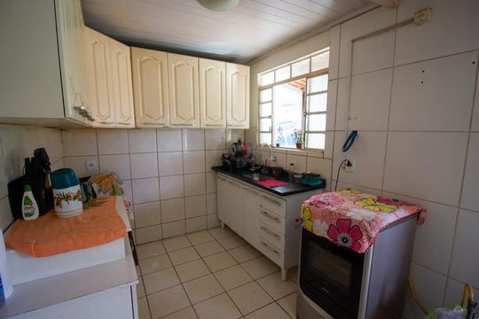 Casa à venda com 5 quartos, 300m² em Conjunto M, Brasília