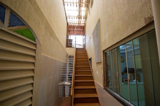 Casa à venda com 5 quartos, 300m² em Conjunto M, Brasília