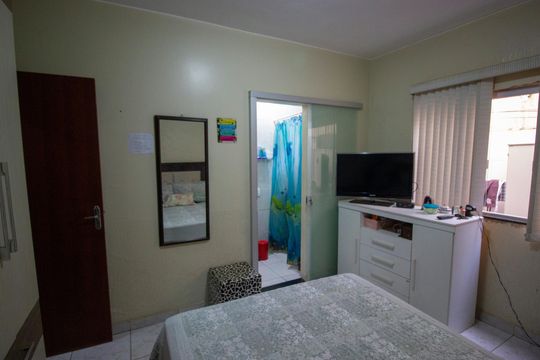 Casa à venda com 5 quartos, 300m² em Conjunto M, Brasília