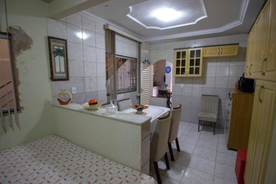 Casa à venda com 5 quartos, 300m² em Conjunto M, Brasília