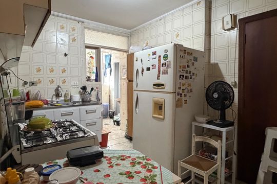 Cozinha de apartamento para alugar com 2 quartos, 97m² em Gonzaga, Santos
