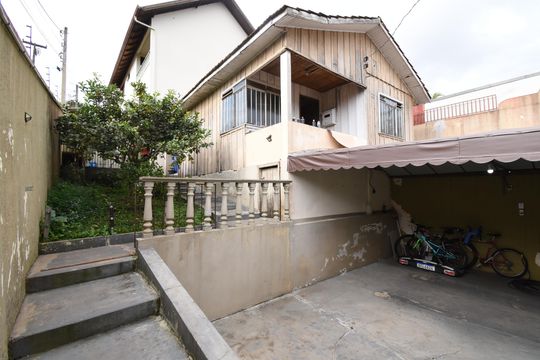 Área externa de casa à venda com 4 quartos, 440m² em Pilarzinho, Curitiba
