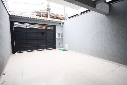 Garagem de casa à venda com 3 quartos, 125m² em Cipava, Osasco