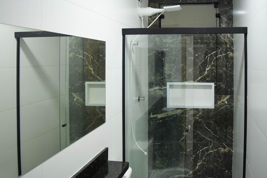 Banheiro de apartamento para alugar com 2 quartos, 50m² em Vila Carrão, São Paulo