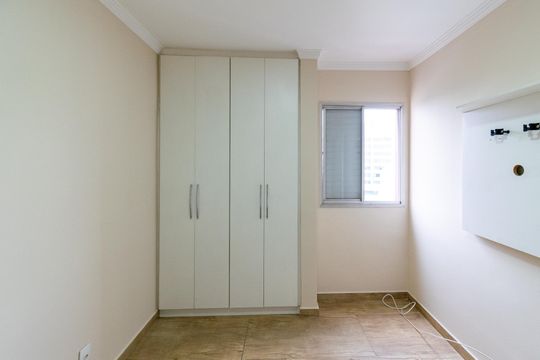Quarto 1 de apartamento para alugar com 2 quartos, 48m² em Vila Guarani, São Paulo