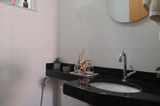 Lavabo da Sala de casa para alugar com 2 quartos, 120m² em Jardim Leblon, Belo Horizonte
