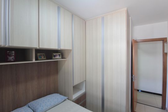 Quarto 1 de casa para alugar com 2 quartos, 120m² em Jardim Leblon, Belo Horizonte