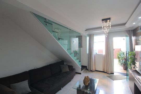 Casa para alugar com 2 quartos, 120m² em Jardim Leblon, Belo Horizonte