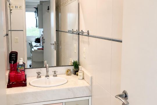 Banheiro de apartamento à venda com 4 quartos, 113m² em Barra da Tijuca, Rio de Janeiro