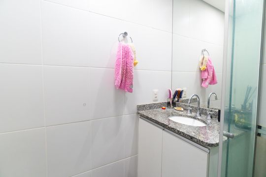 Banheiro de apartamento à venda com 1 quarto, 42m² em Vila Mascote, São Paulo
