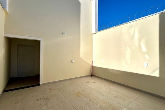 Garagem de casa à venda com 2 quartos, 66m² em Jardim Adriana, Guarulhos