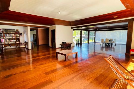 Sala de casa de condomínio para alugar com 5 quartos, 5000m² em Vila Santo Antonio de Carapicuiba, Cotia