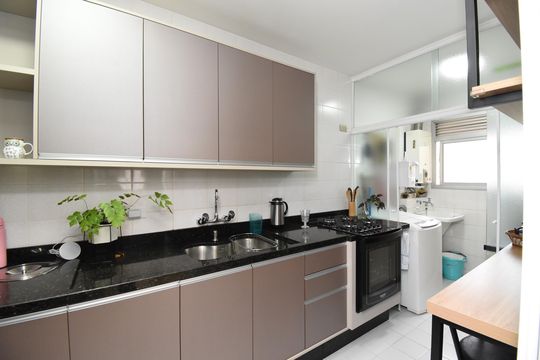 Cozinha de apartamento à venda com 3 quartos, 89m² em Portão, Curitiba