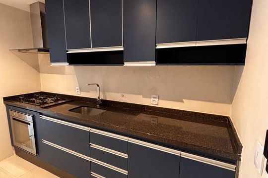 Cozinha de apartamento para alugar com 2 quartos, 79m² em Empresarial 18 do Forte, Barueri