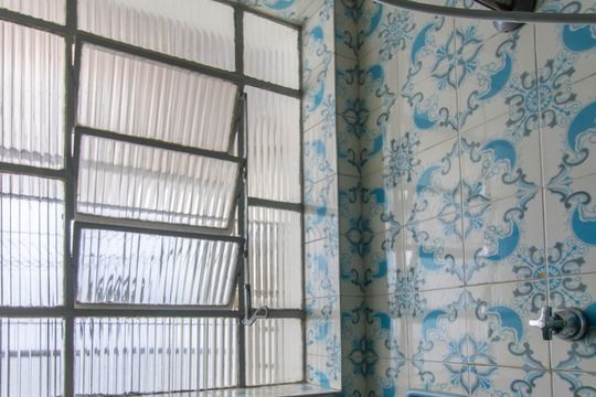 Banheiro de casa para alugar com 2 quartos, 91m² em Parque Goncalves Junior, Guarulhos