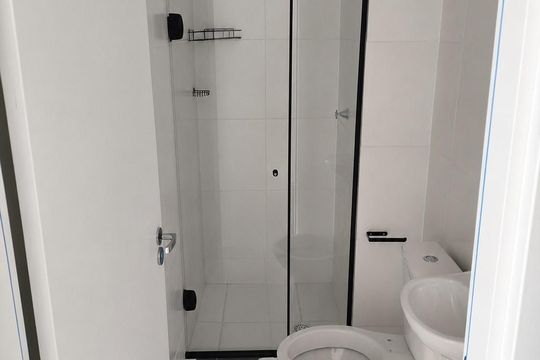 Banheiro de apartamento à venda com 2 quartos, 32m² em Parque Novo Mundo, São Paulo