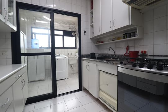 Cozinha de apartamento à venda com 3 quartos, 87m² em Vila Assunção, Santo André