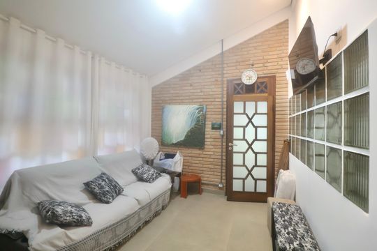 Sala de casa para alugar com 3 quartos, 105m² em Centro, Guarujá