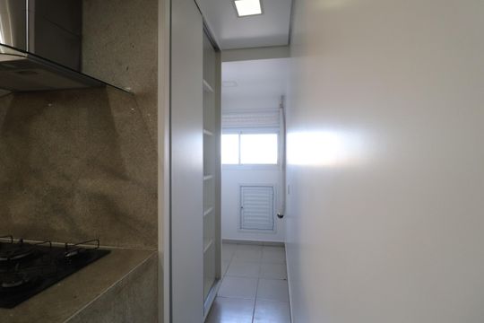Cozinha e Área de Serviço de apartamento para alugar com 3 quartos, 108m² em Jardim Karaíba, Uberlândia