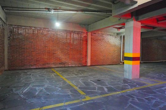 Garagem  de apartamento à venda com 2 quartos, 74m² em Rio Branco, Porto Alegre